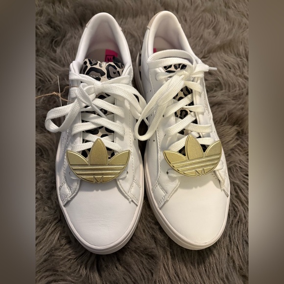 Adidas Women's Sleek sneakers sz 7 white leopard removable lace charms NEW - Picture 4 of 4